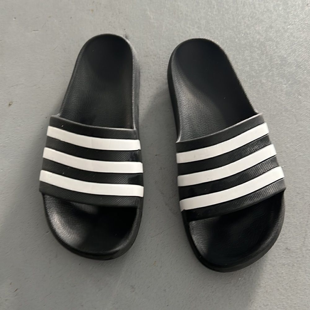 Adidas summer flats - Picture 3 of 7